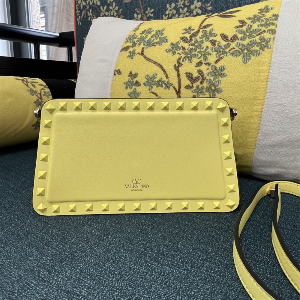 va*t*no GARAVANI ROCKSTUD23 SMALL SMOOTH CALFSKIN SHOULDER BAG YELLOW