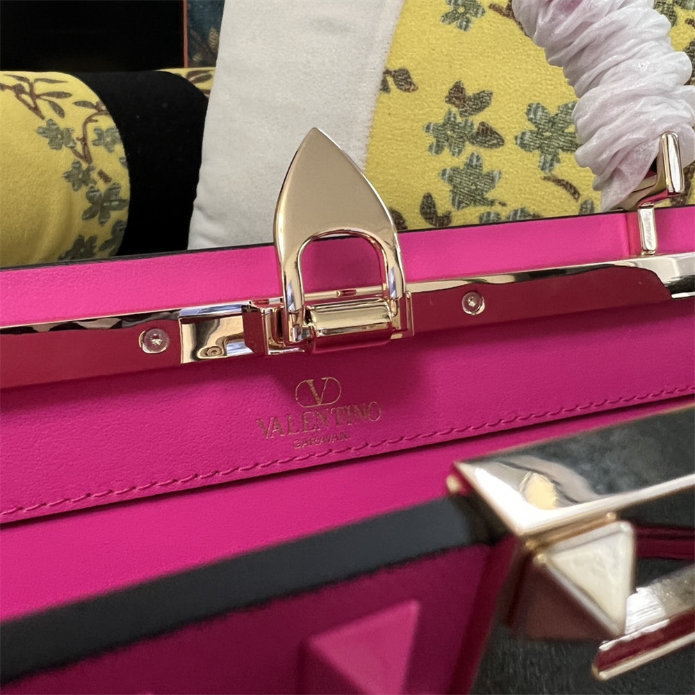 va*t*no GARAVANI ROCKSTUD23 smooth calfskin handbag