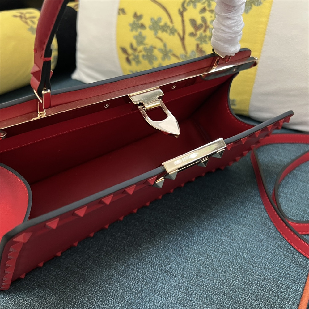 va*t*no GARAVANI ROCKSTUD23 smooth calfskin handbag Red