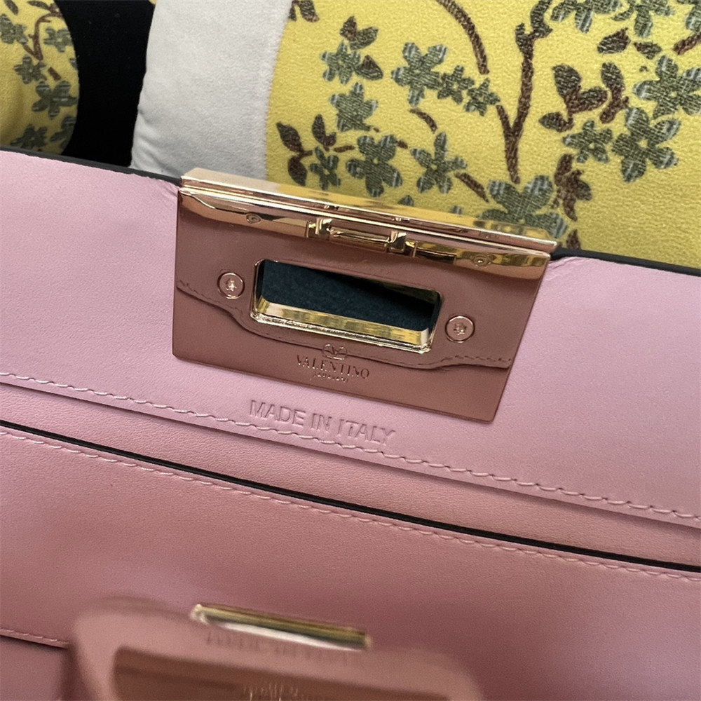 va*t*no GARAVANI ROCKSTUD23 smooth calfskin handbag Pink