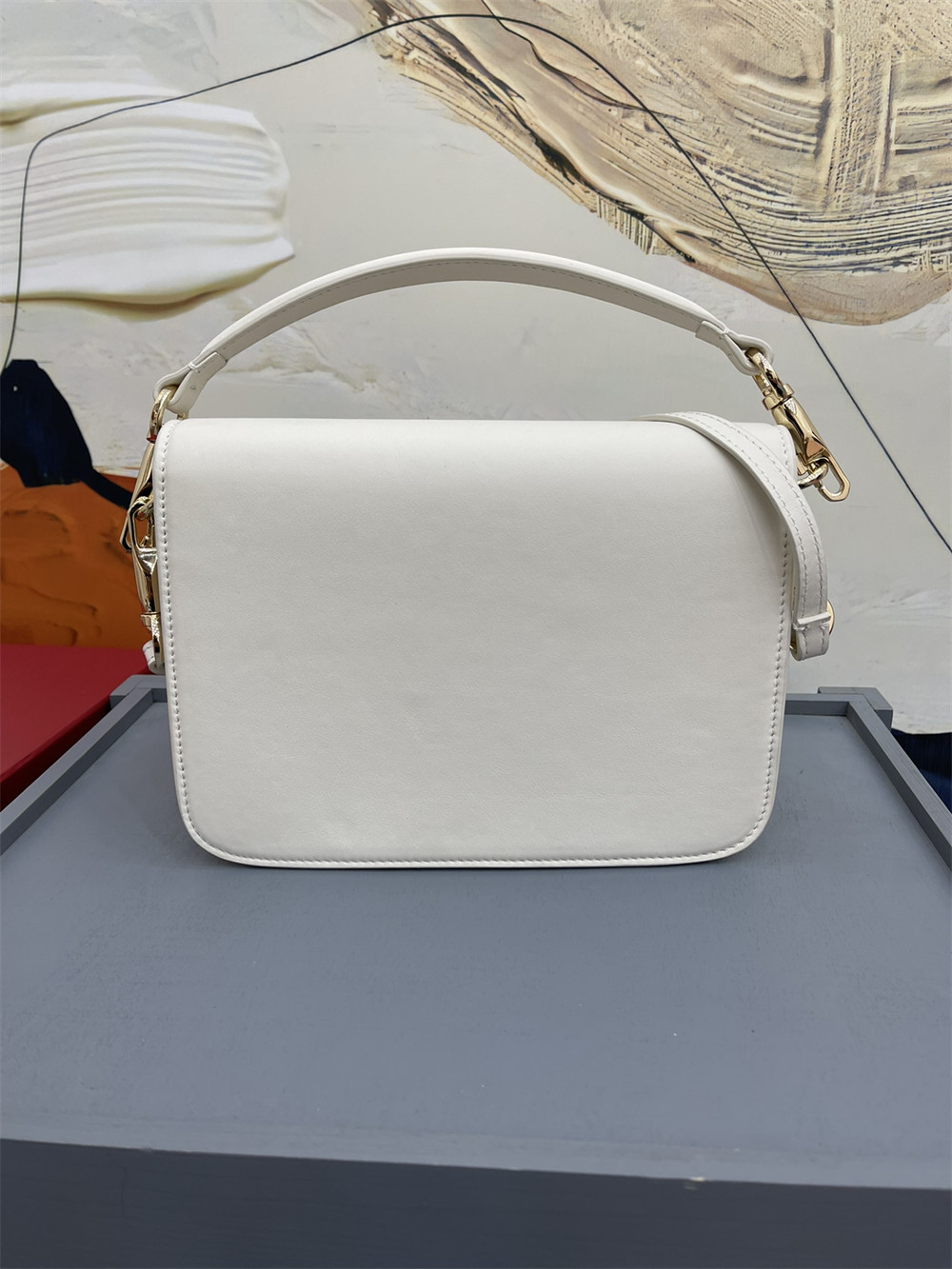 va*t*no GARAVANI LOCÒ CALFSKIN SHOULDER Small BAG With white hardware 22 x 16 x 7 cm