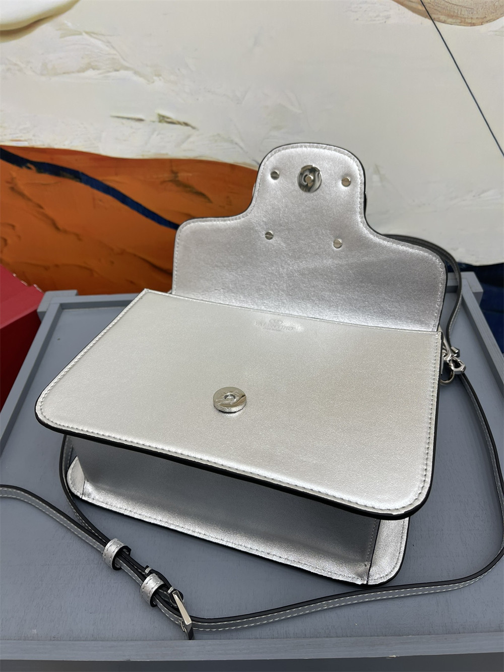 va*t*no GARAVANI LOCÒ CALFSKIN SHOULDER SMALL BAG SILVER 22 x 16  x 7 cm