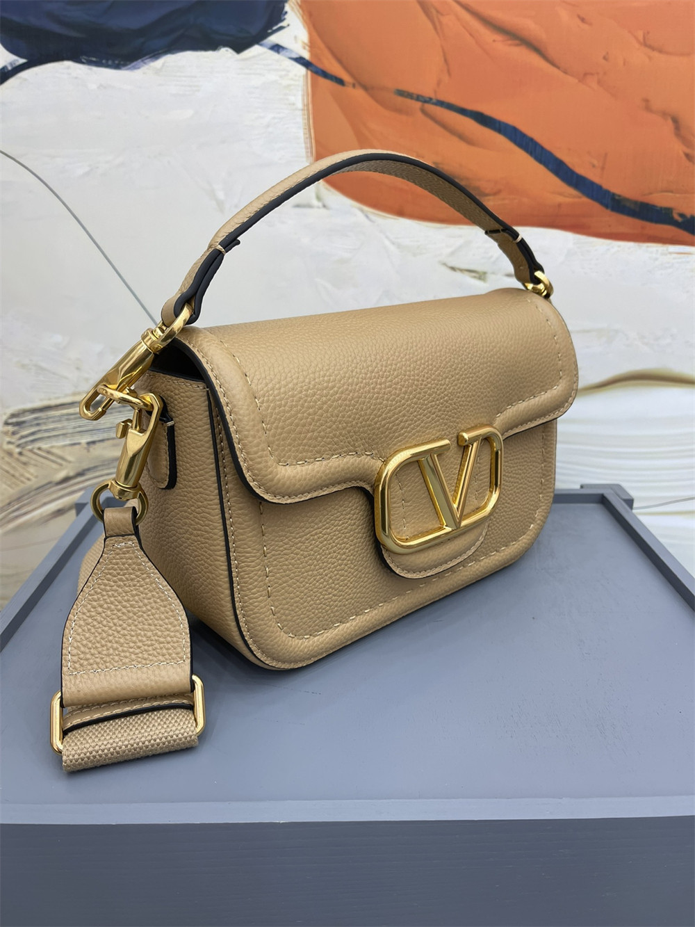 va*t*no GARAVANI ALLTIME GRAINY CALFSKIN SHOULDER BAG APRICOT
