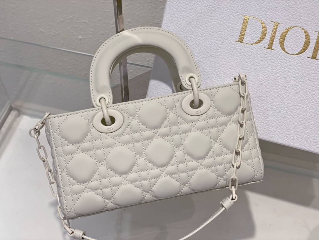 D*0r SMALL LADY D-JOY BAG Ultramatte White Cannage Calfskin