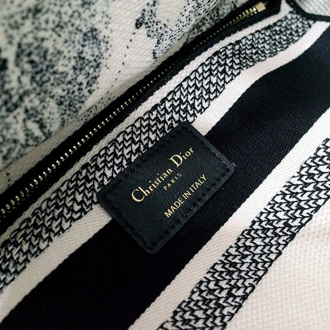 MEDIUM D*0r LADY D-LITE BAG 24 x 20 x 11 cm