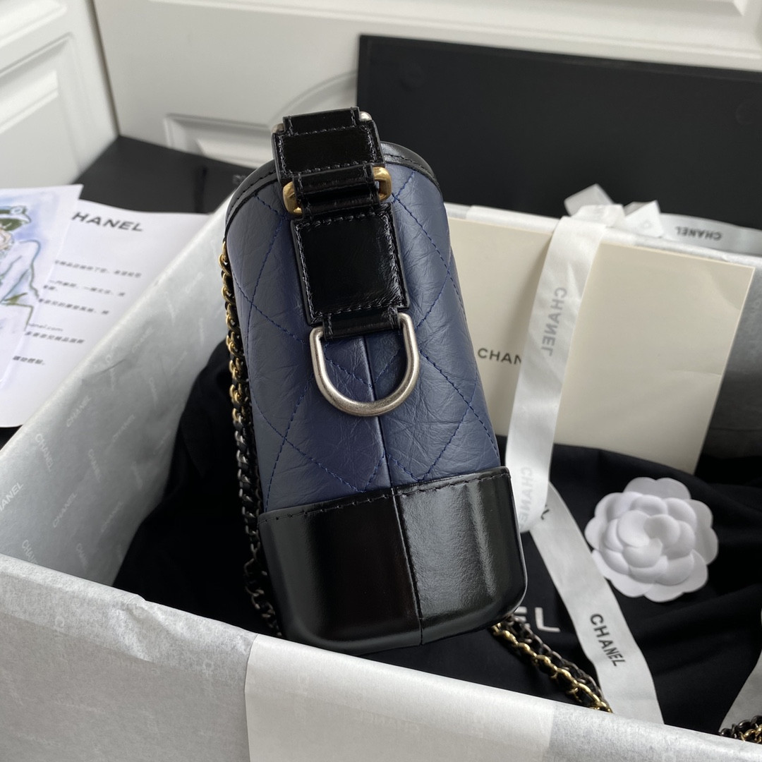 Ch*el Gabrielle SMALL BLUE 20 x 15 x 8cm