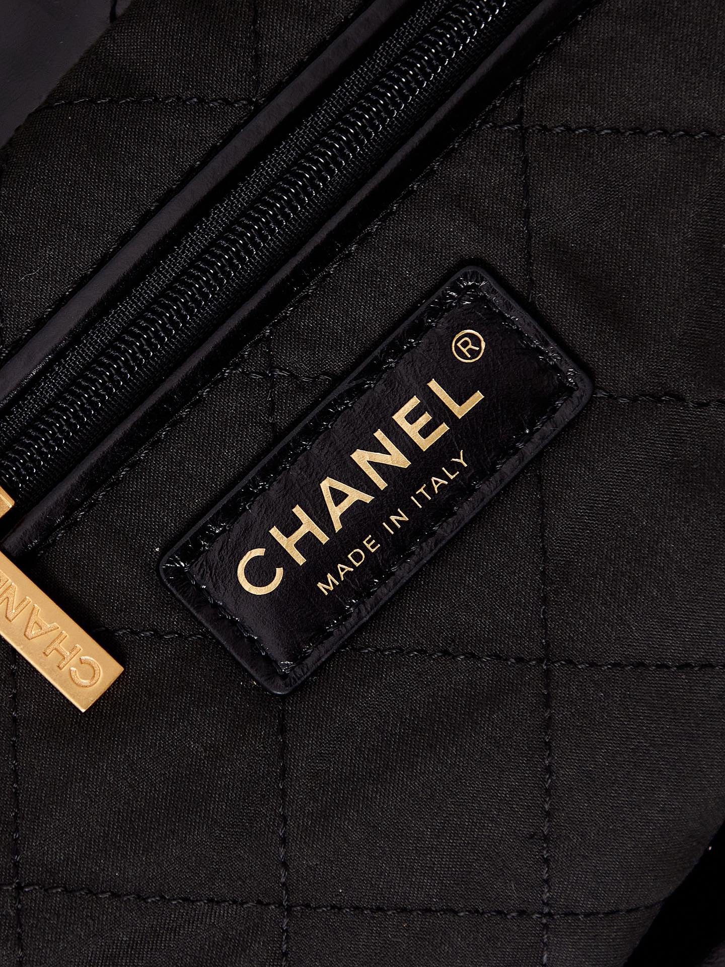 Ch*el 22 SMALL HANDBAG Shiny Calfskin & GOLD Metal BLACK 13.7×14.4×2.7 in