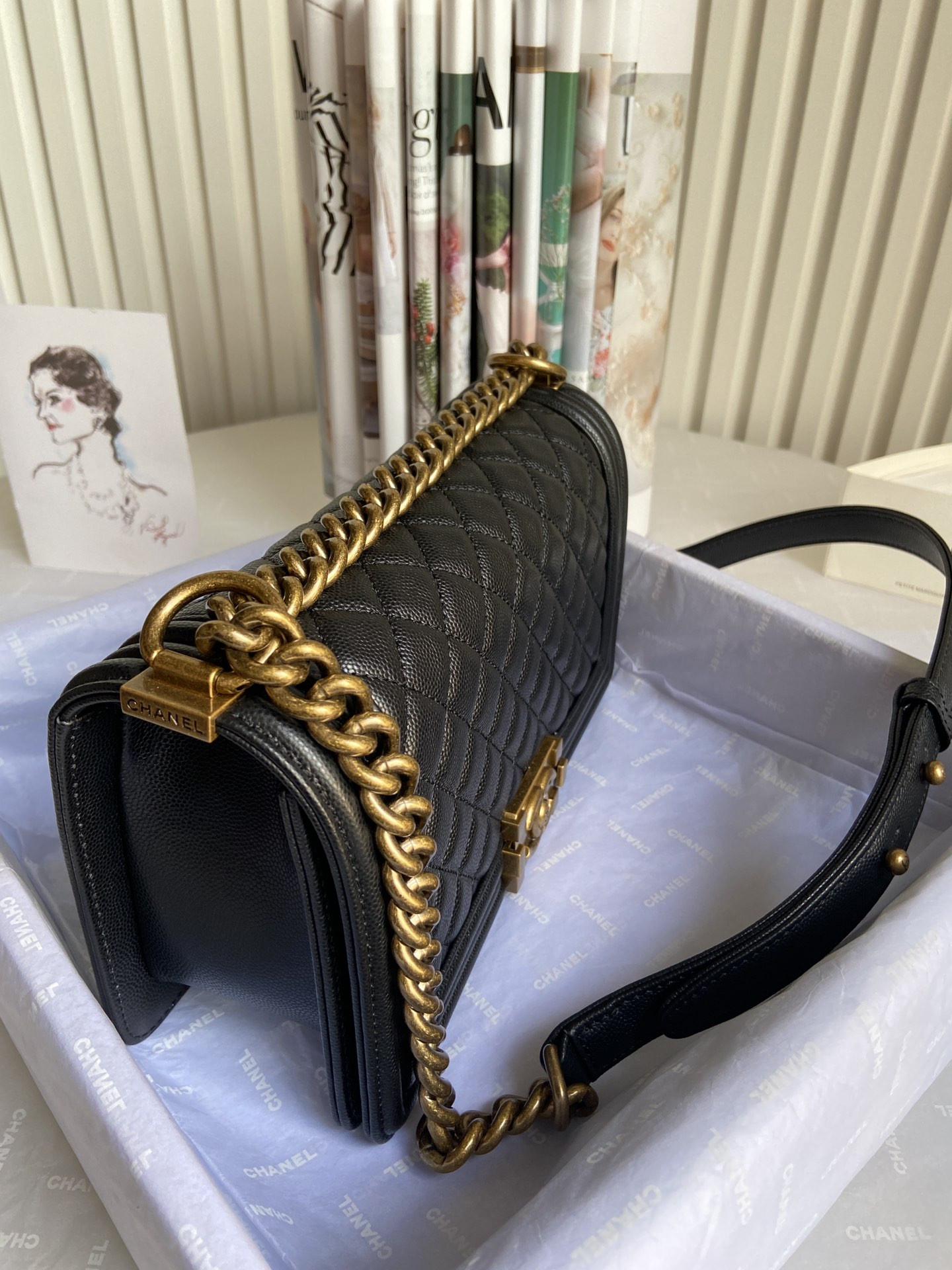 BOY Ch*el HANDBAG Shiny Grained Calfskin 5.9 × 9.8 × 3.5 in