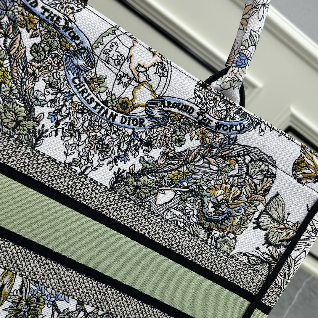 Large D*0r BOOK TOTE WHITE MULTICOLOR TOILE DE JOUY MEXICO EMBROIDERY 16.5 x 14 x 7.5 inches