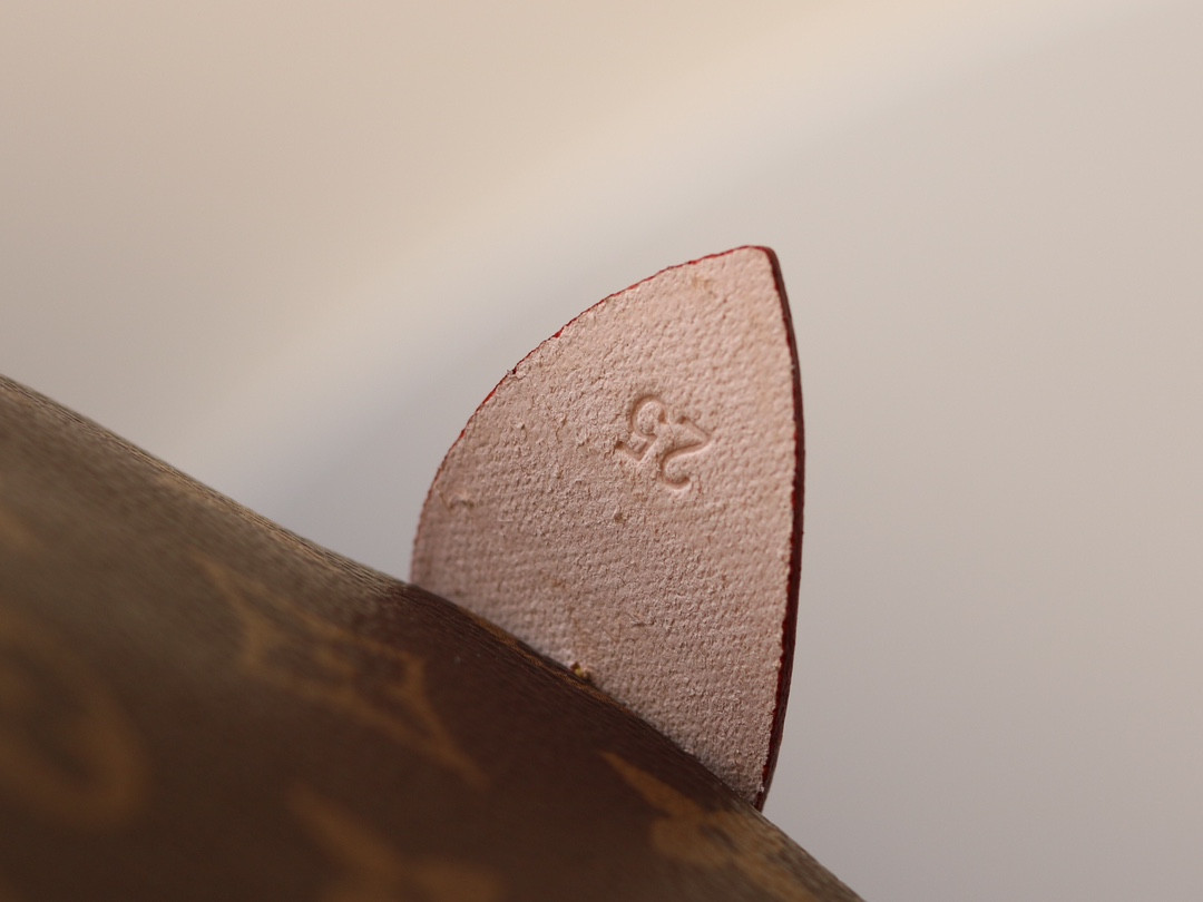 L0*is V*t0n M41109 Speedy 25