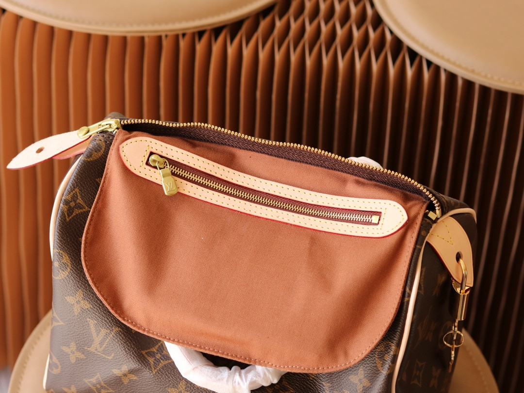 L0*is V*t0n M41109 Speedy 25