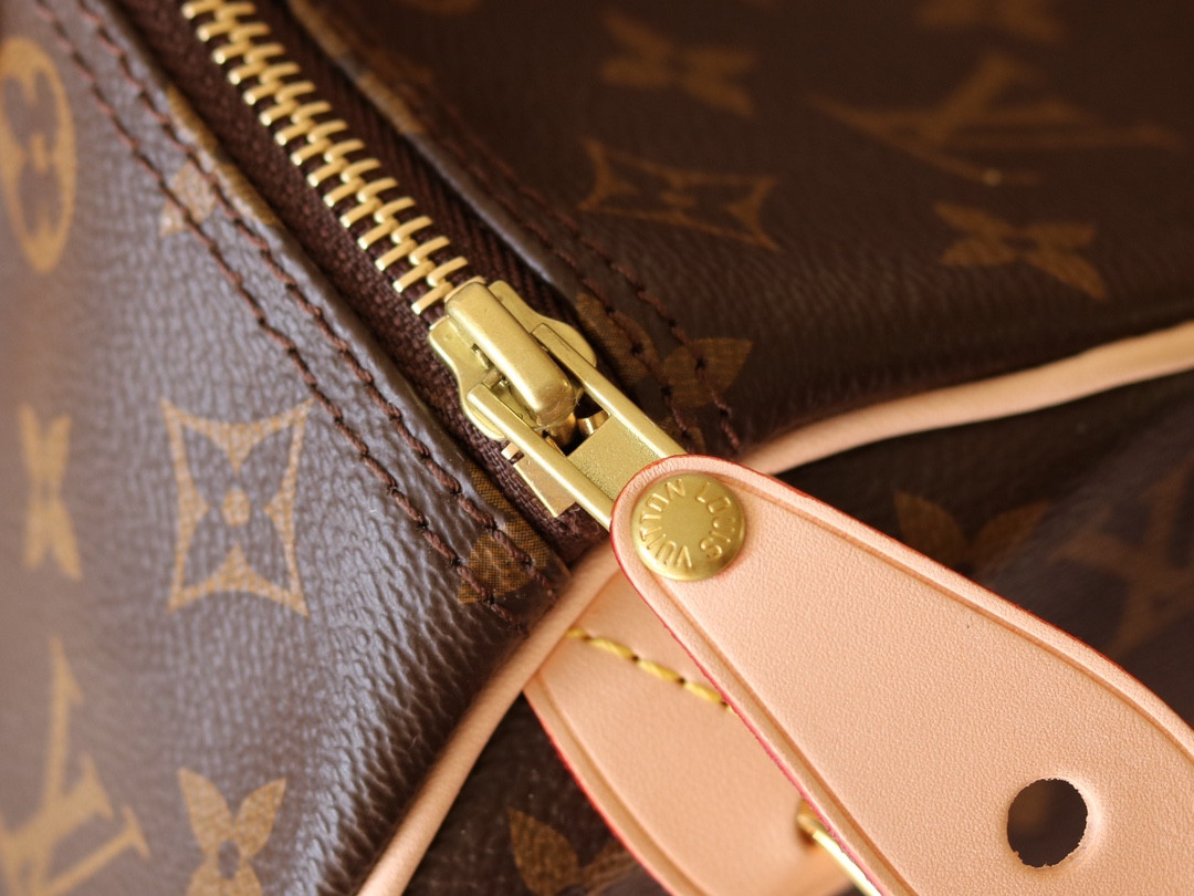 L0*is V*t0n M41108 Speedy 30