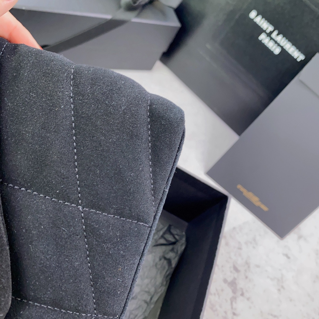 Y*L PUFFER IN SUEDE BLACK 23 X 15.5 X 5.8 CM