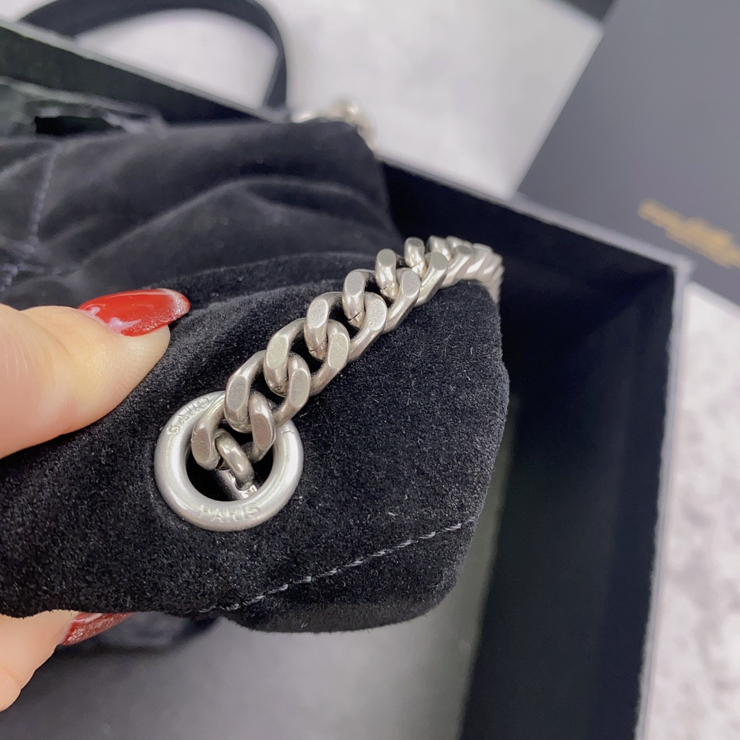 Y*L PUFFER IN SUEDE BLACK 23 X 15.5 X 5.8 CM