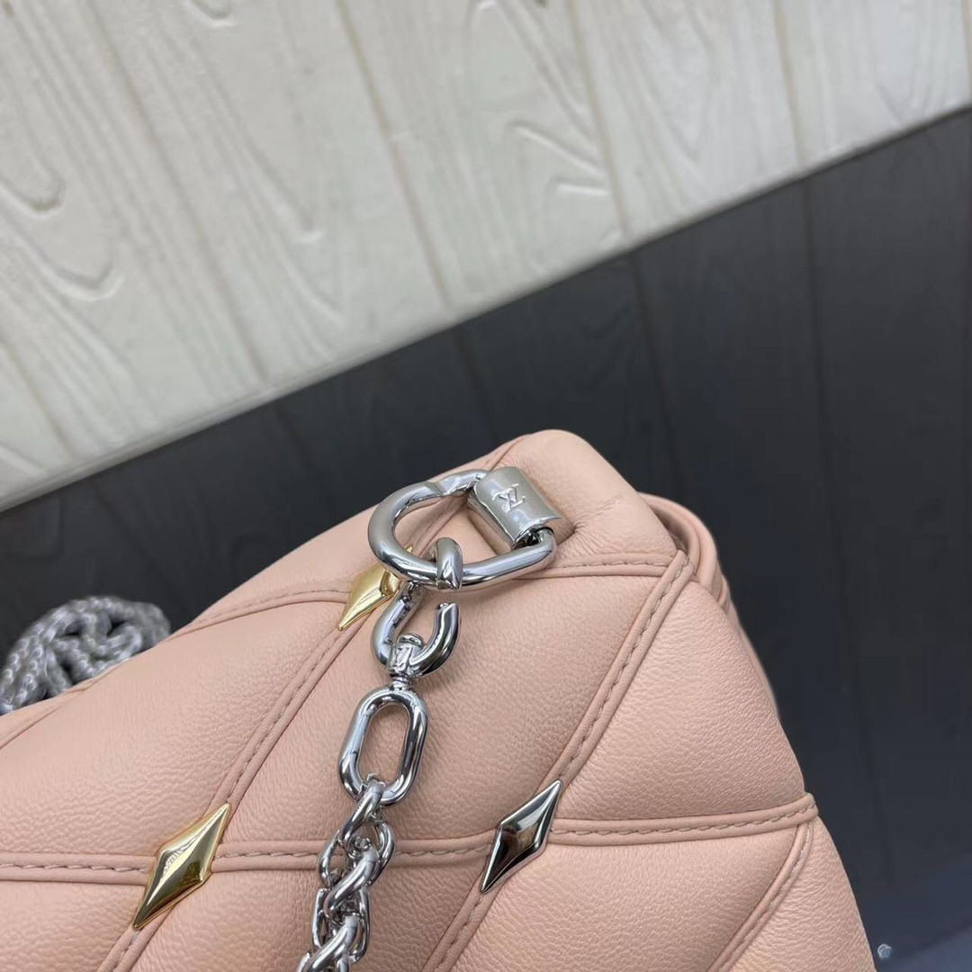 L0*is V*t0n M82752 Pico GO-14 5.9 x 3.9 x 2.6 inches