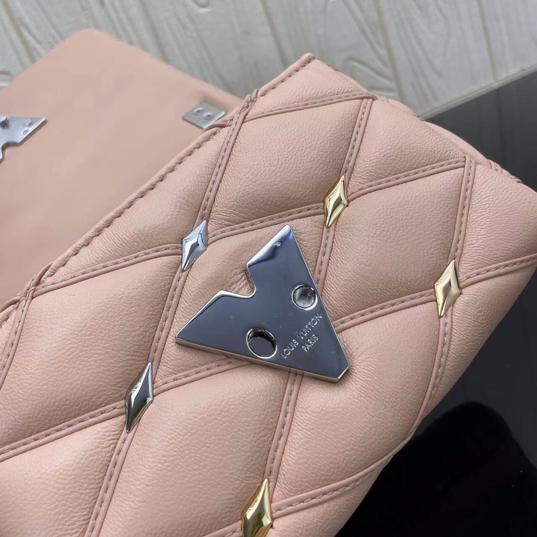 L0*is V*t0n M82752 Pico GO-14 5.9 x 3.9 x 2.6 inches