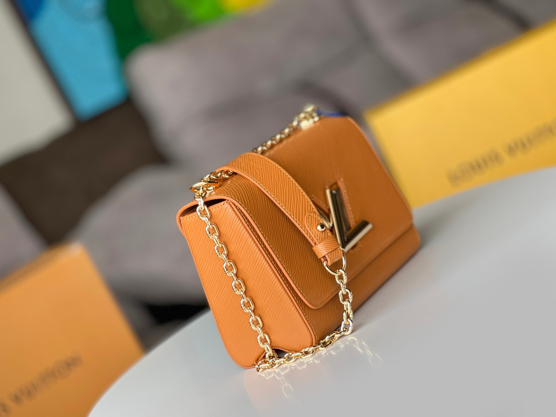 L0*is V*t0n M59686 GO-14 MM 9.1 x 6.3 x 3.9 inches