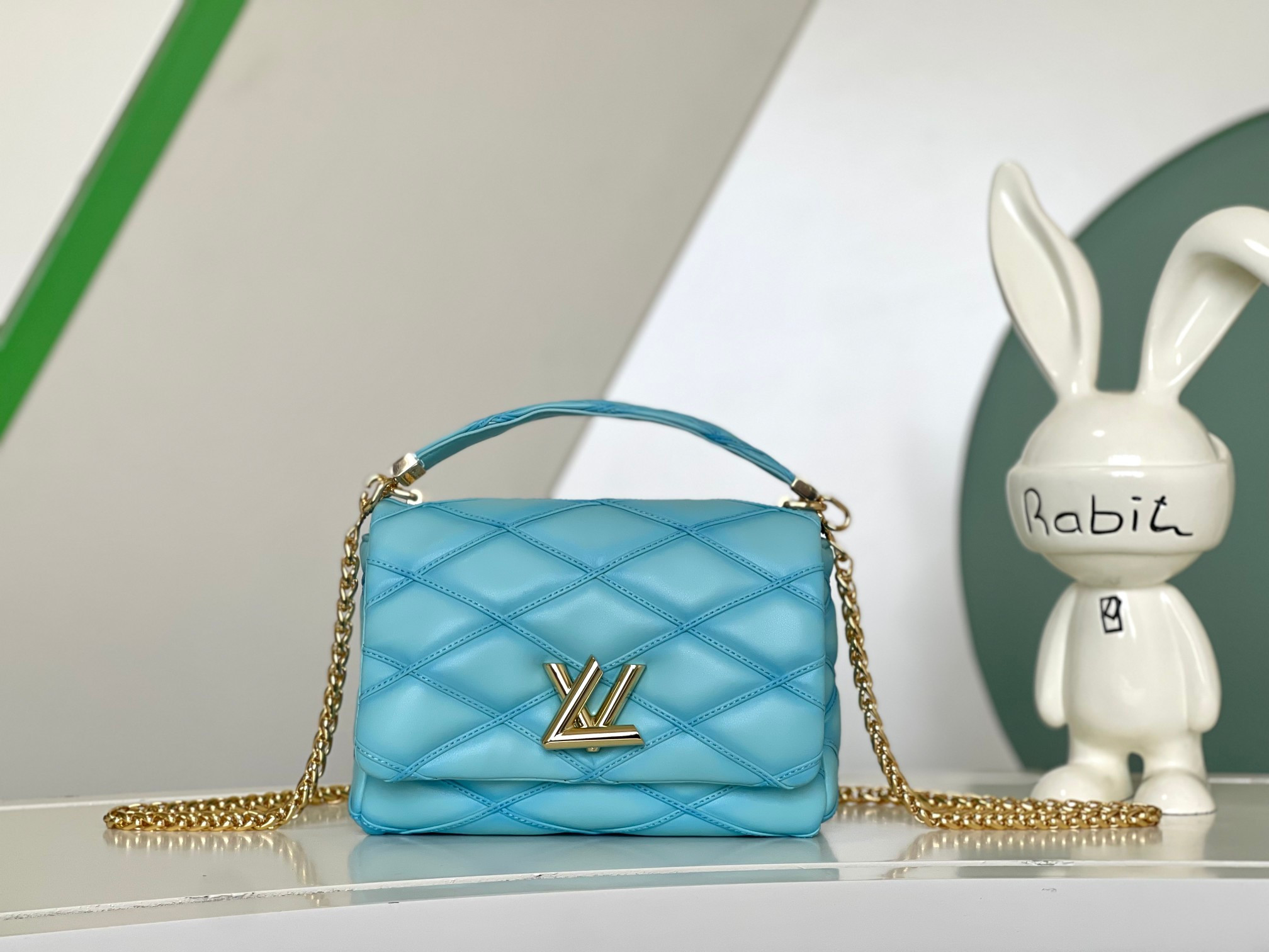 L0*is V*t0n M23682 GO-14 MM 9.1 x 6.3 x 3.9 inches