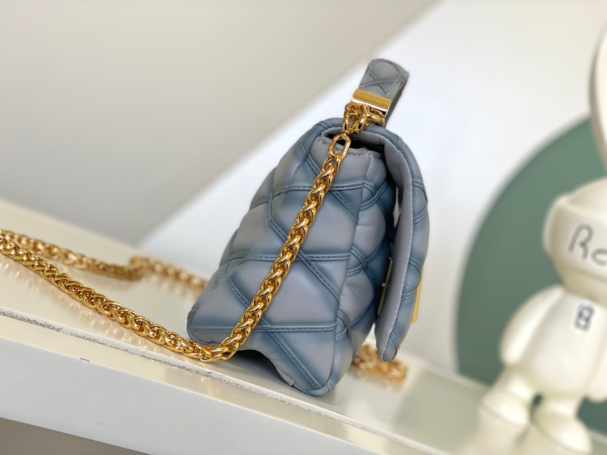 L0*is V*t0n M24186 GO-14 MM 9.1 x 6.3 x 3.9 inches