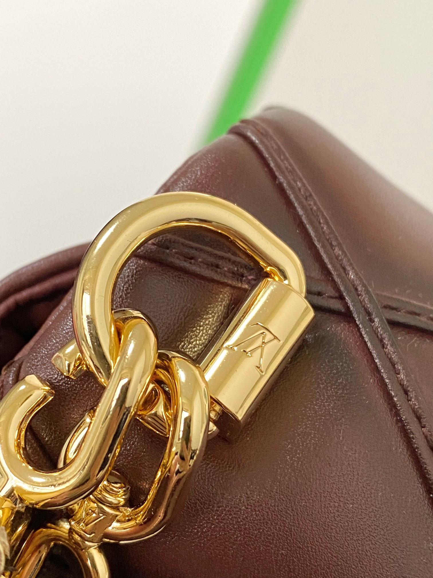 L0*is V*t0n M23601 GO-14 MM 9.1 x 6.3 x 3.9 inches