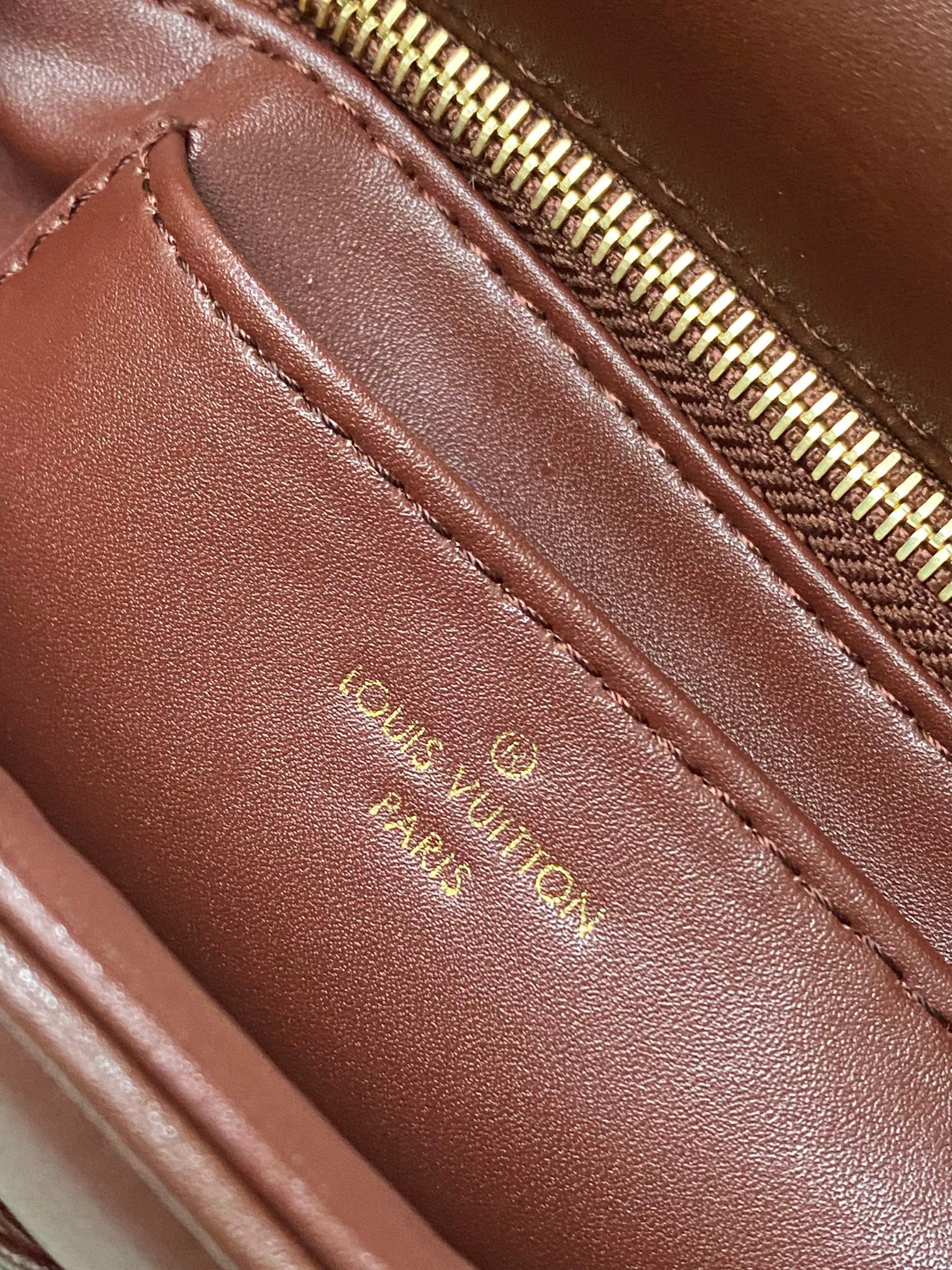 L0*is V*t0n M23601 GO-14 MM 9.1 x 6.3 x 3.9 inches