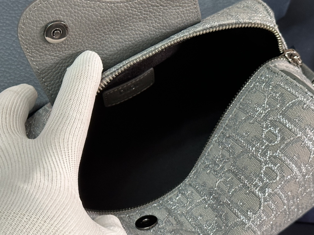 D*0r Lingot Toiletry Bag gray white Oblique Mirage Technical Fabric 8.5 x 5 x 4 inches