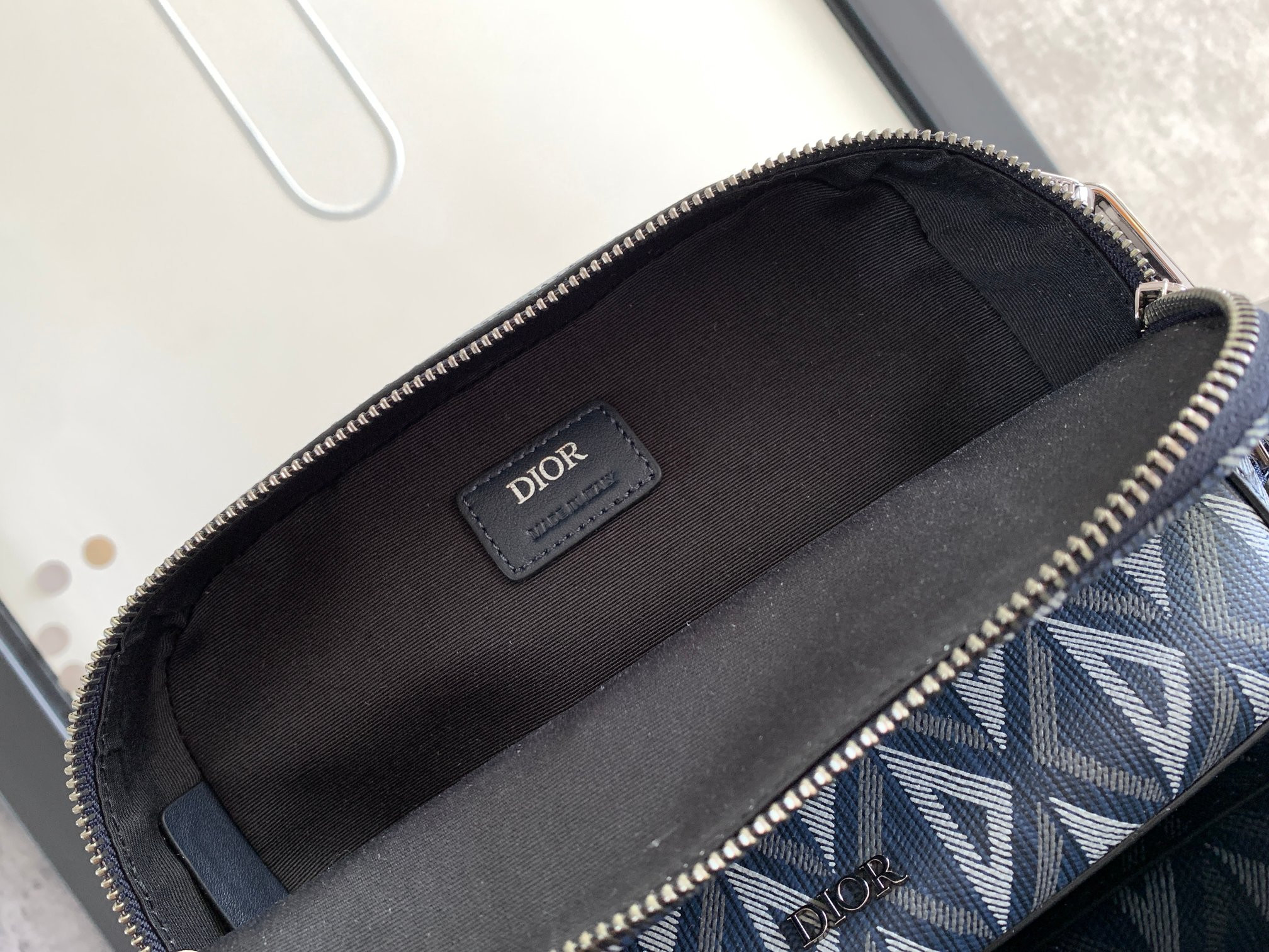 D*0r Safari Bag with Strap Blue white 8.5 x 6 x 2.5 inches