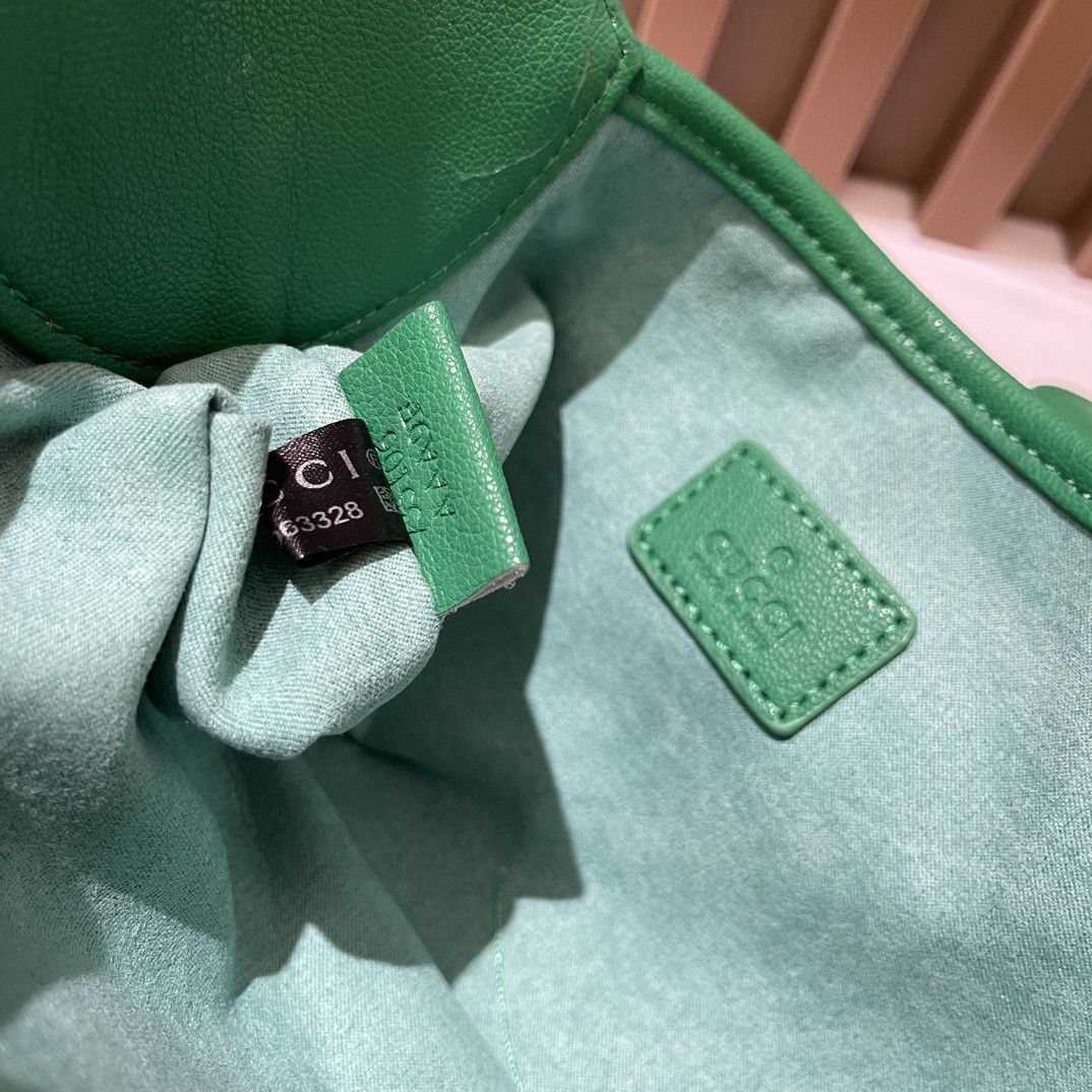 G*u*i APHRODITE SHOULDER BAG GREEN 27 X 13.5 X 2 cm