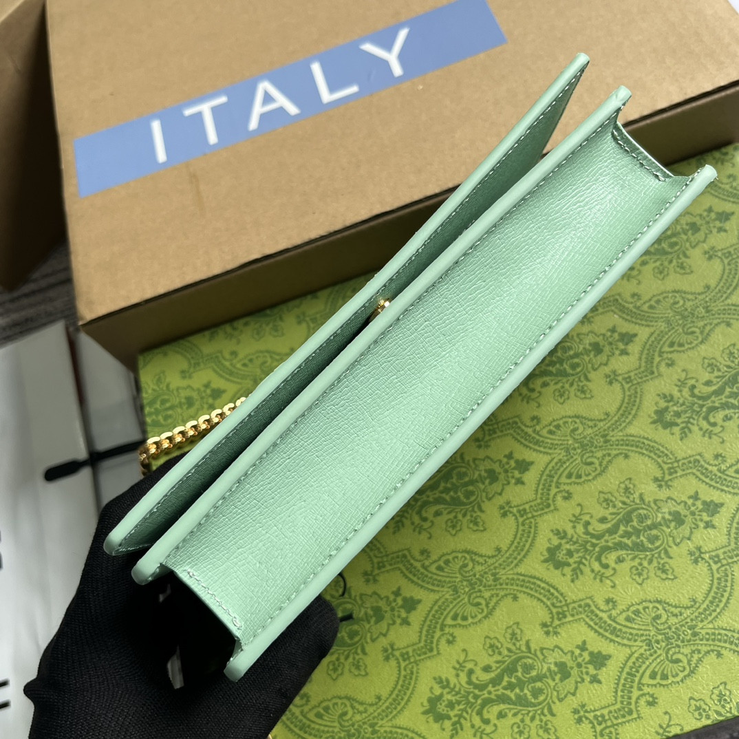 CHAIN WALLET WITH G*u*i SCRIPT GREEN 7.8"W x 5"H x 1.6"D