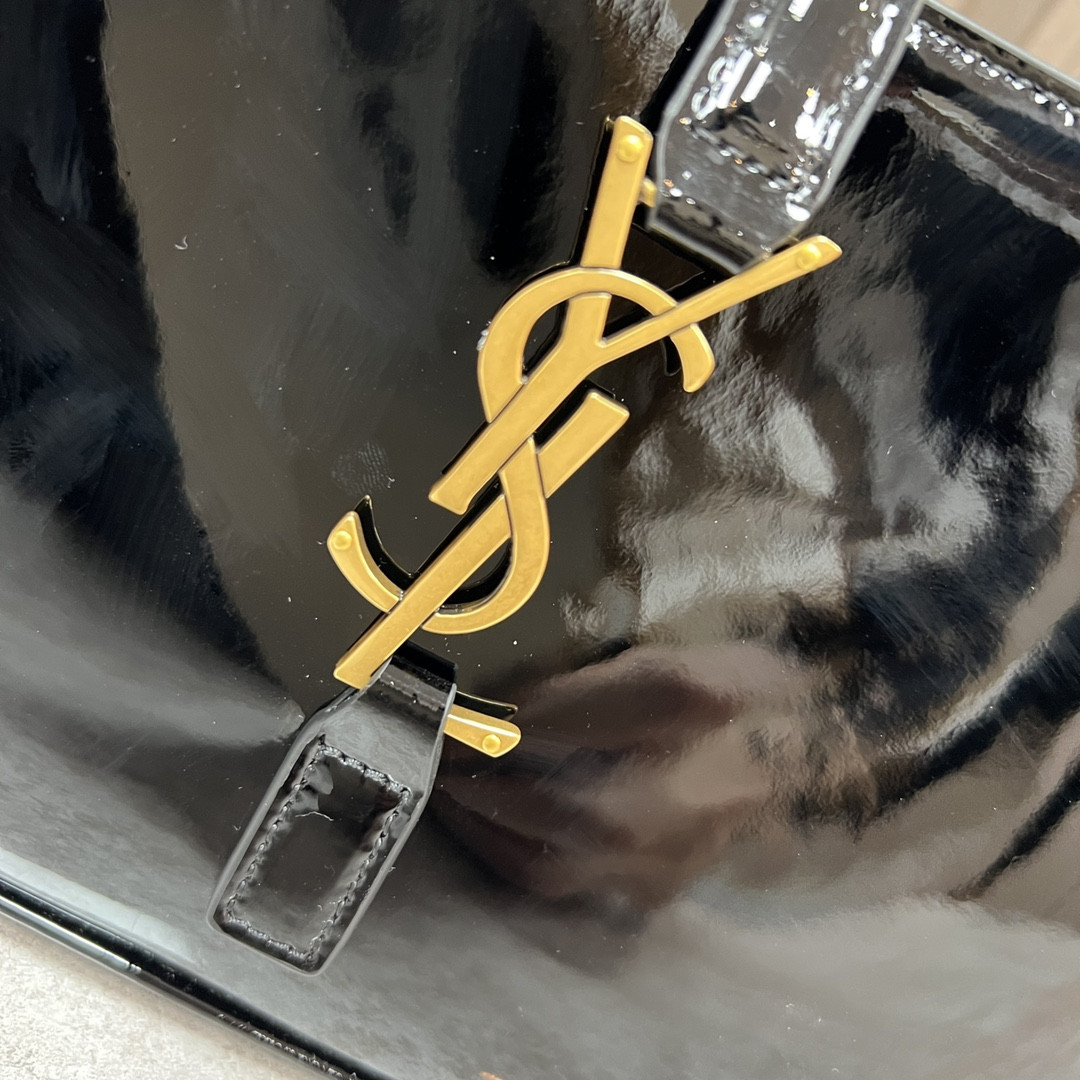 Y*L LE 5 À 7 IN SHINY LEATHER BLACK 9 X 6.3 X 2.5 INCHES