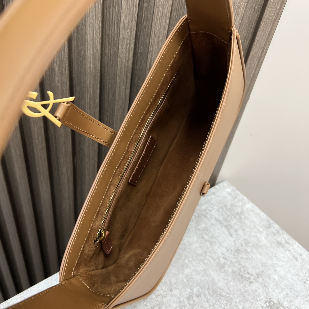 Y*L LE 5 À 7 IN SMOOTH LEATHER COFFEE 9 X 6.3 X 2.5 INCHES