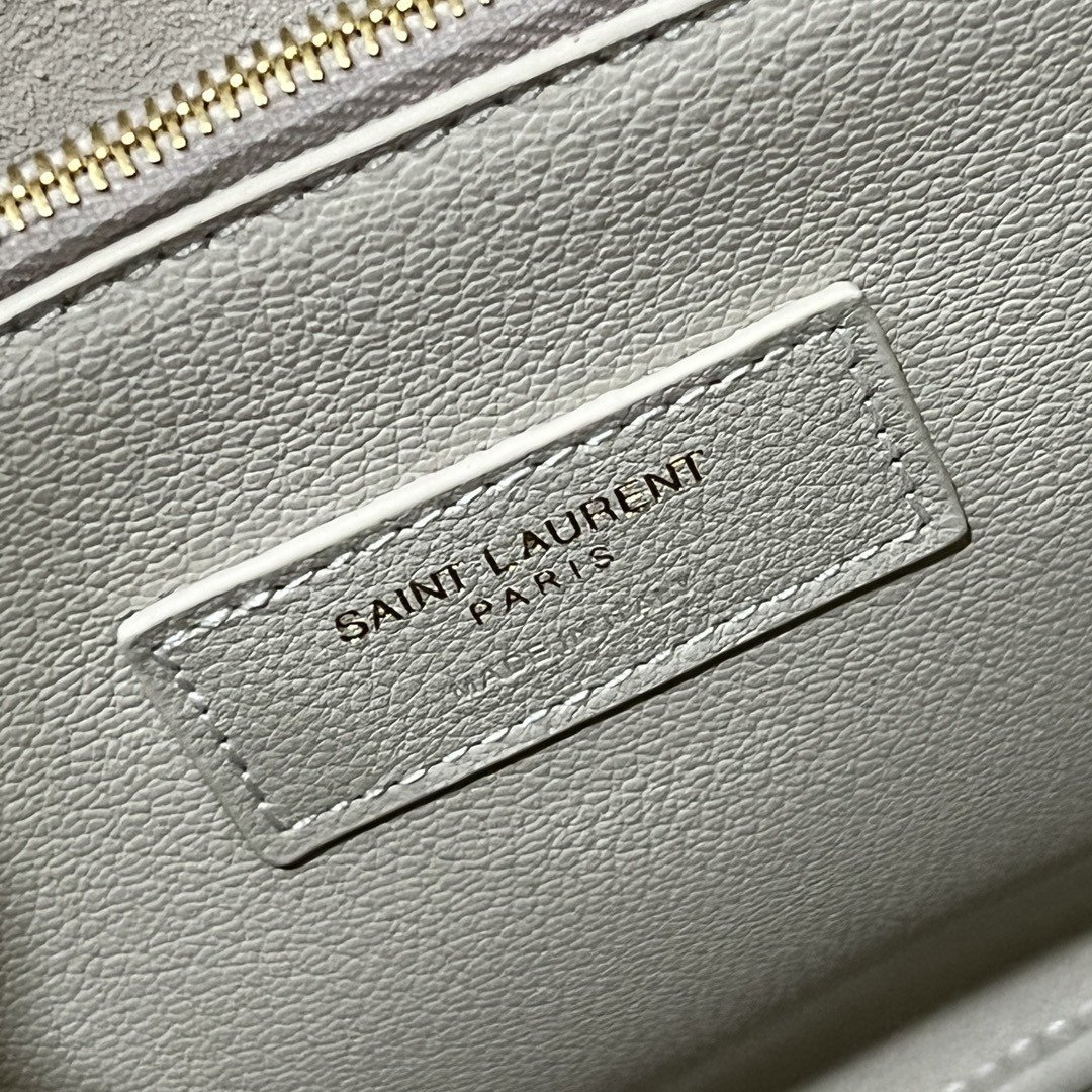 Y*L LE 5 À 7 S*pPLE LARGE IN SMOOTH LEATHER BLANC VINTAGE 11.8" X 11" X 4.3"