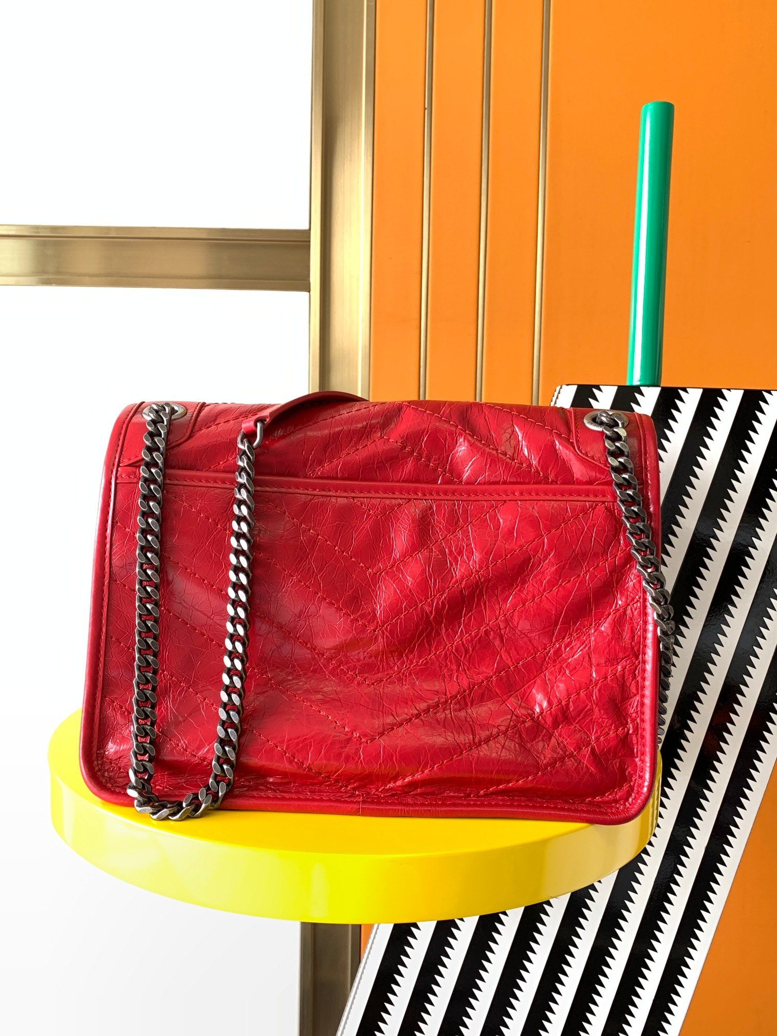 Y*L NIKI MEDIUM IN VINTAGE LEATHER SHINY RED 11 X 7.8 X 3.3 INCHES