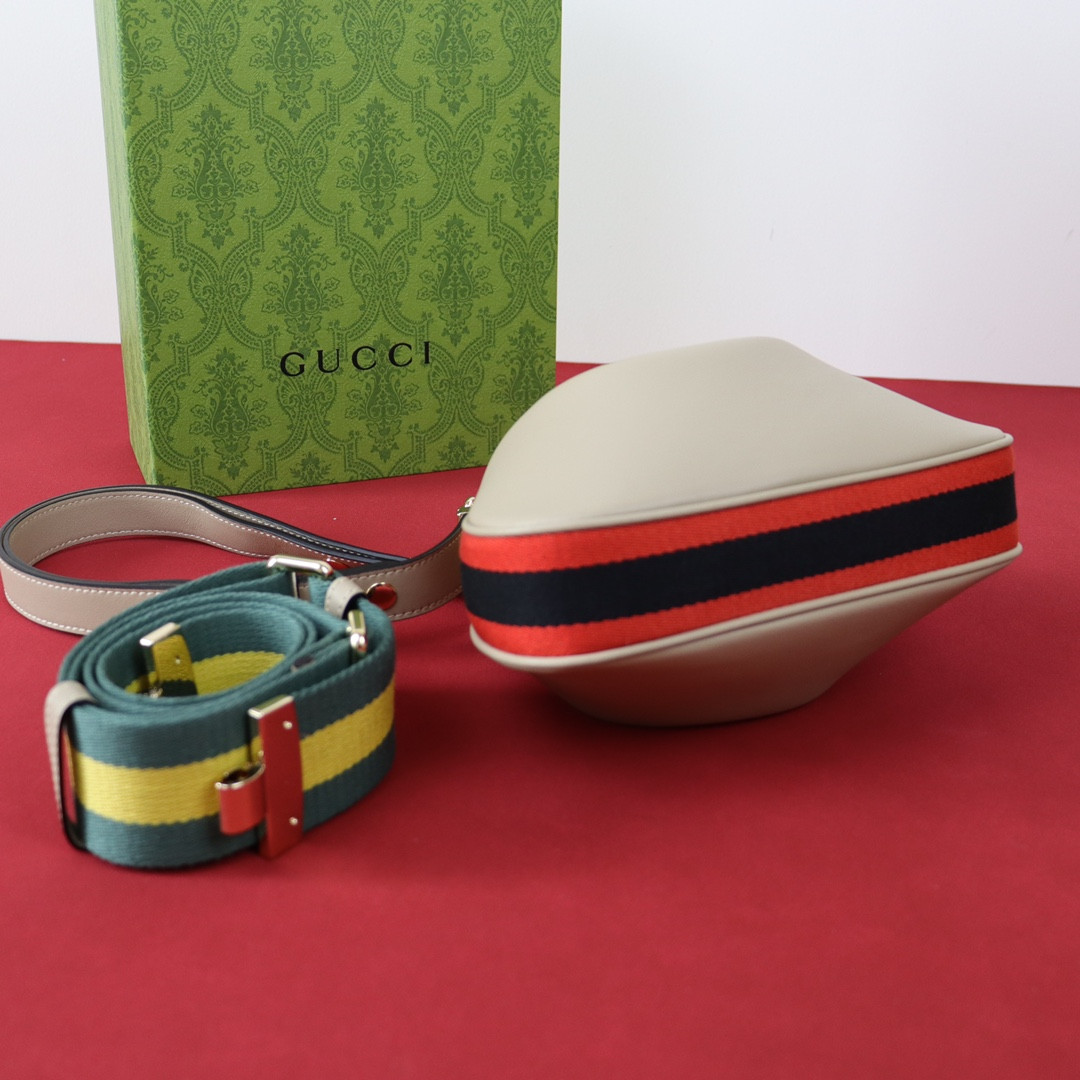 G*u*i ATTACHE SMALL SHOULDER BAG GRAY 9"W x 8.7"H x 2"D