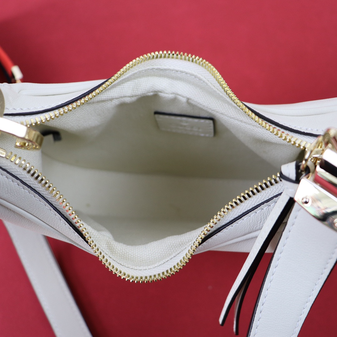 G*u*i ATTACHE SMALL SHOULDER BAG WHITE 9"W x 8.7"H x 2"D