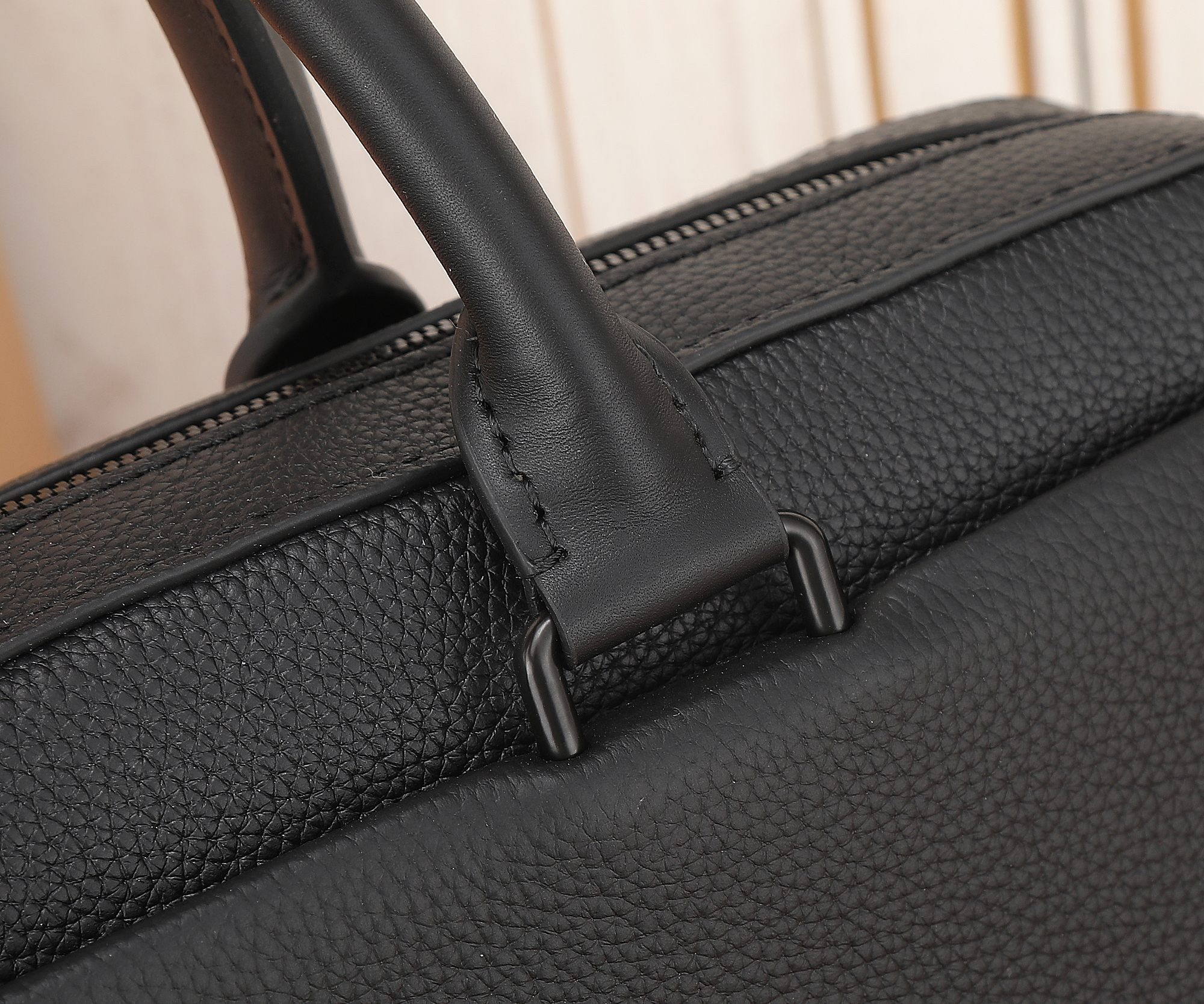 LV M23778 Pilot Briefcase 39 x 29 x 6 cm