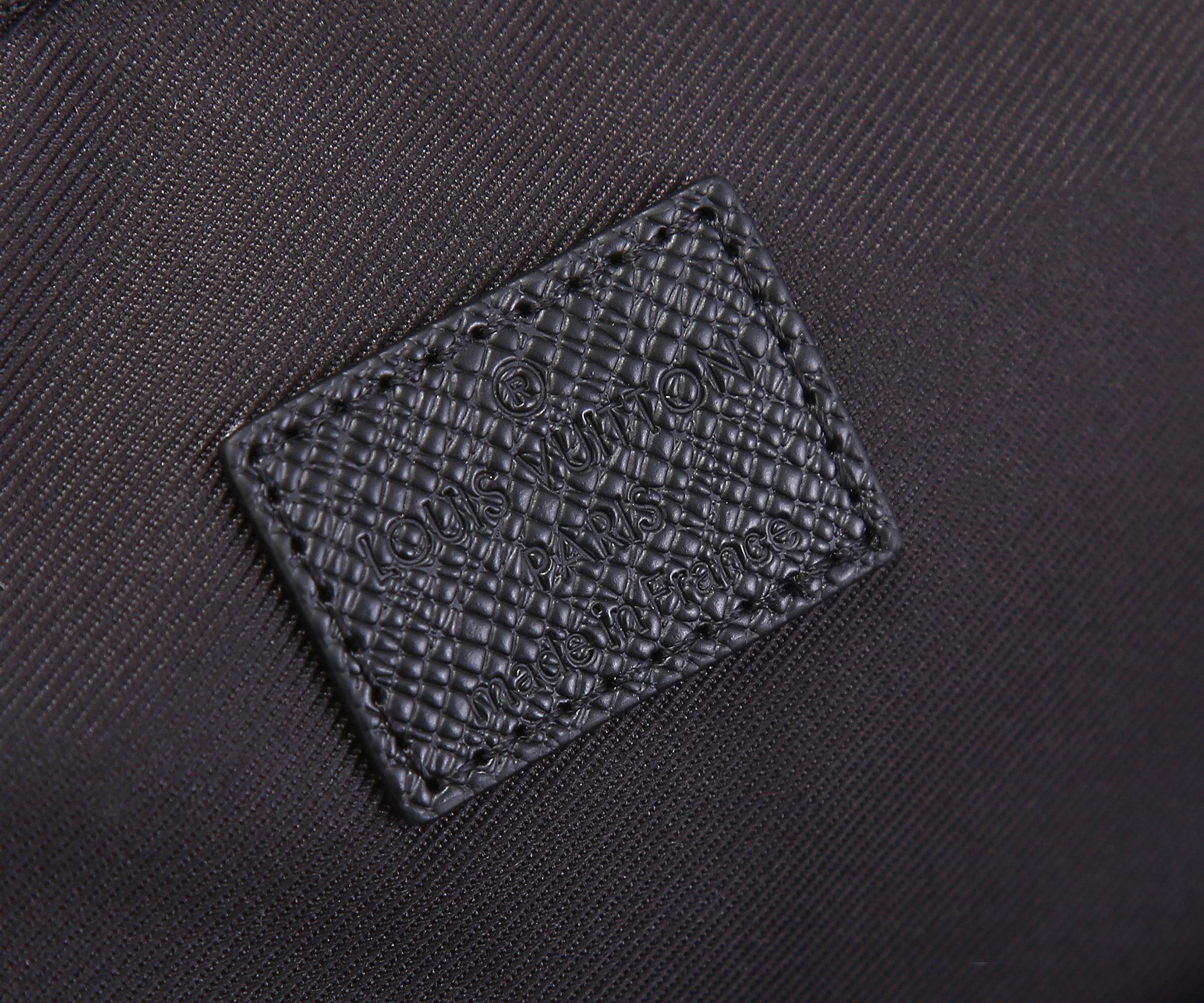 L0*is V*t0n M30977 Avenue Backpack 40 x 31 x 15 cm