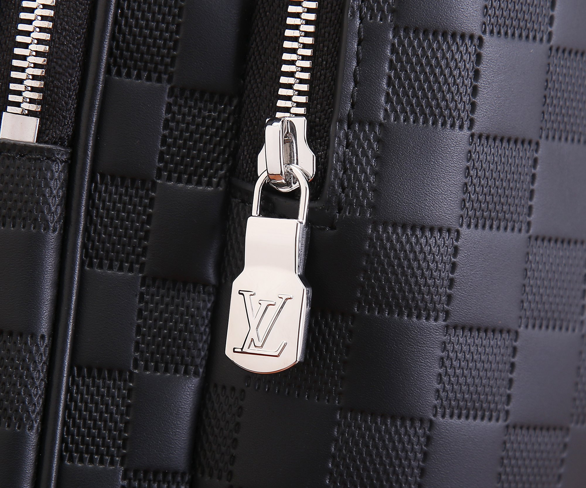 L0*is V*t0n N40501 Avenue Backpack 40 x 31 x 15 cm