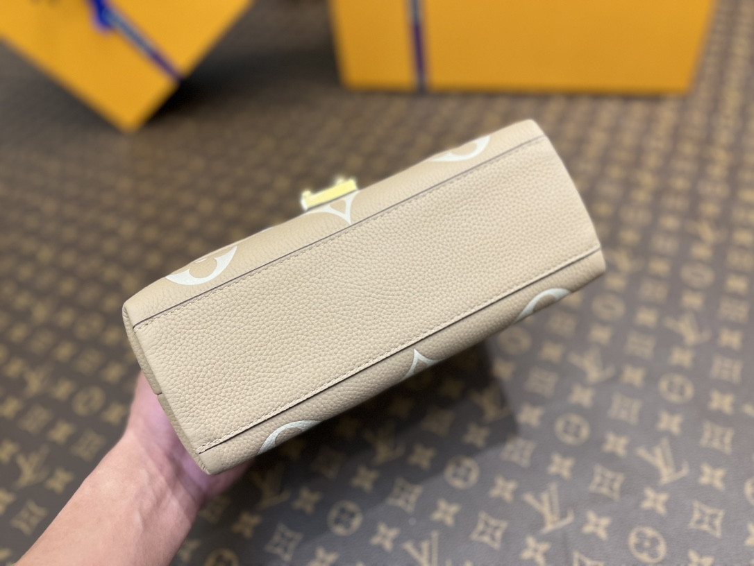 L0*is V*t0n M46040 Madeleine BB 9.4 x 6.7 x 3.3 inches