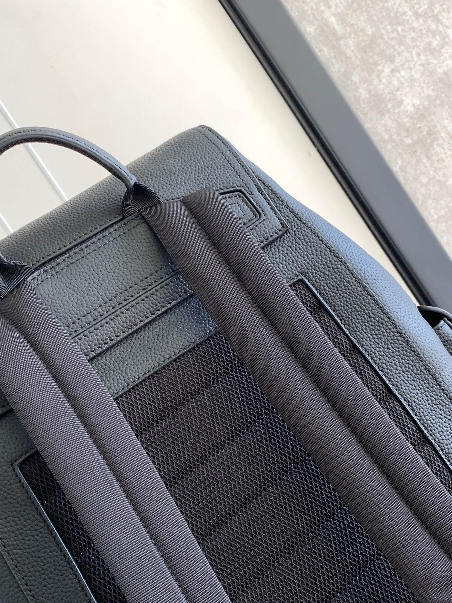 D*0r Saddle Backpack 10.5 x 16 x 5.5 inches