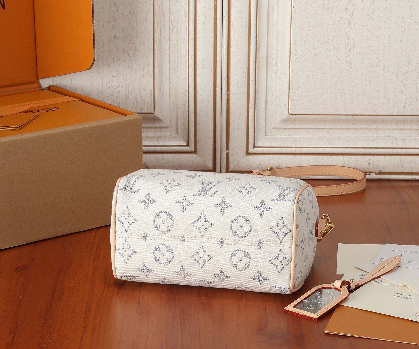 LV Speedy Bandoulière 20 M24709 8.1 x 5.3 x 4.7 inches