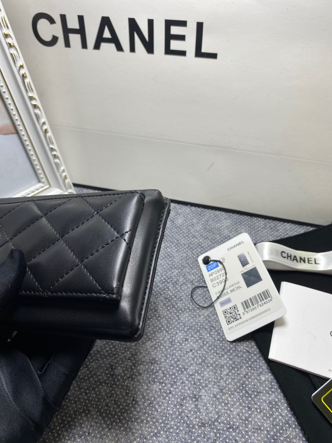 Ch*el LONG ZIPPED WALLET 19-11cm