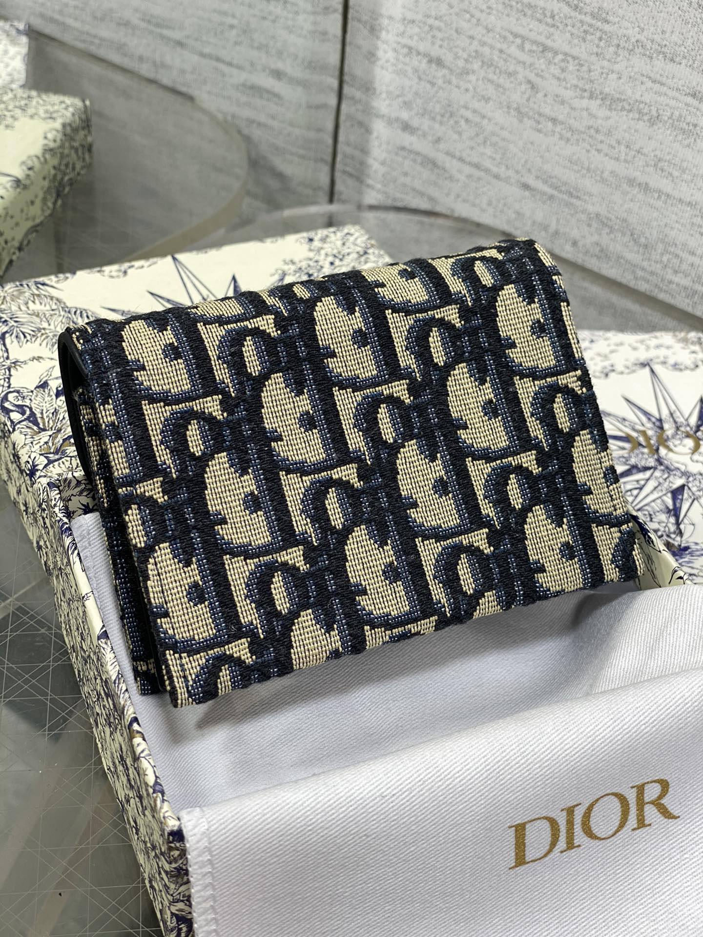D*0r CARD HOLDER 12-10-5CM