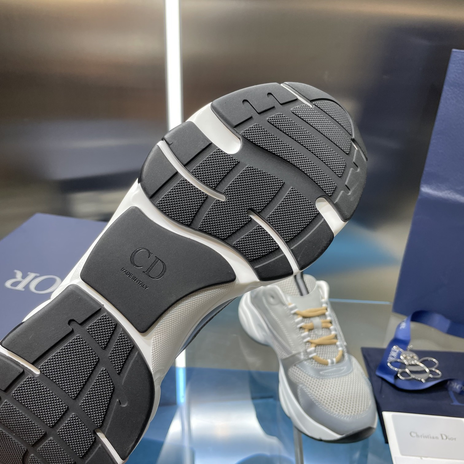 UA D*0r B22 gray Sneaker