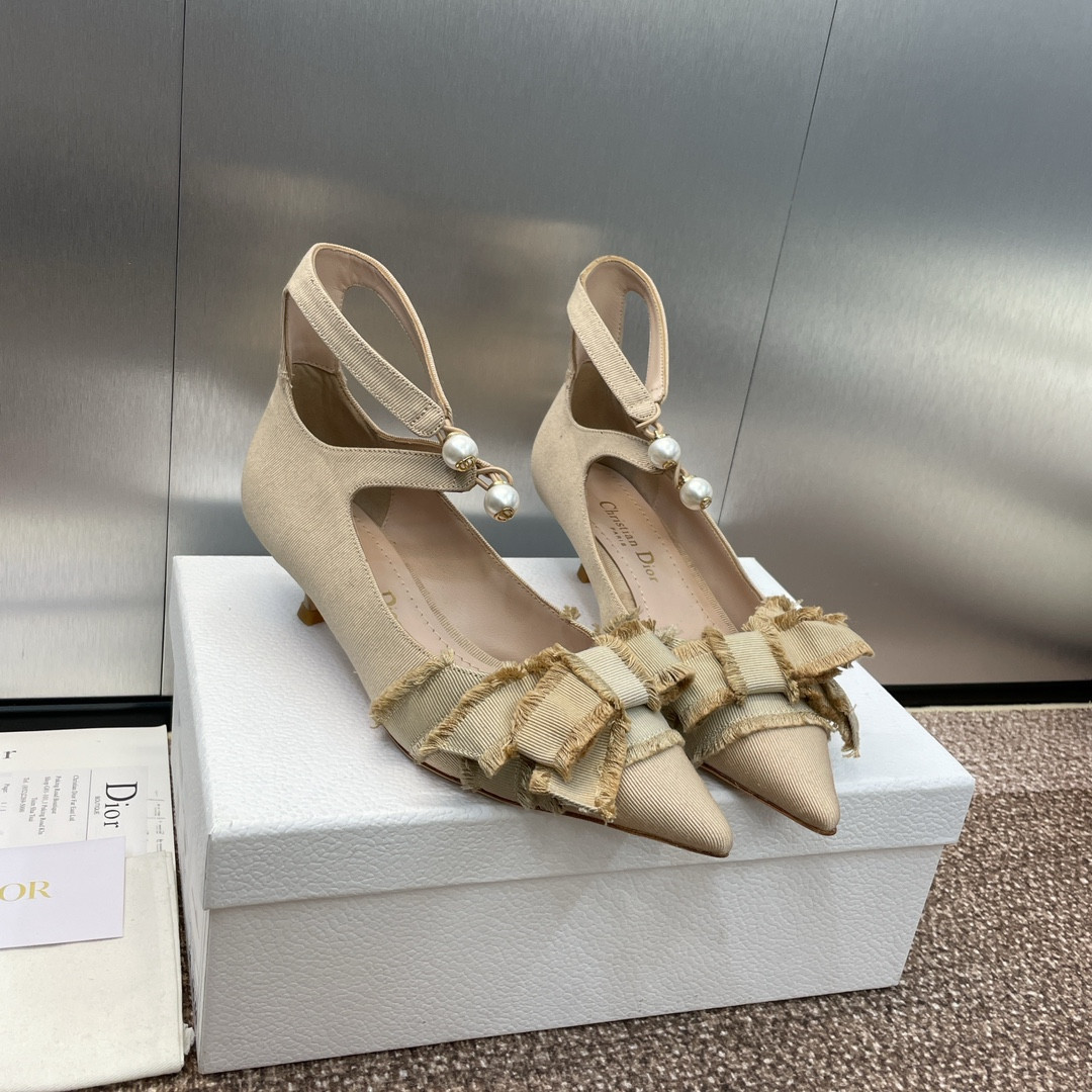 UA D*0r AD*0rable Pump