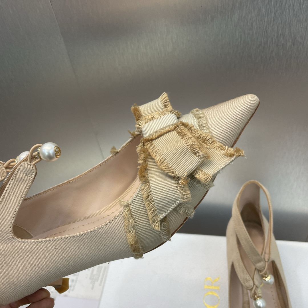 UA D*0r AD*0rable Pump