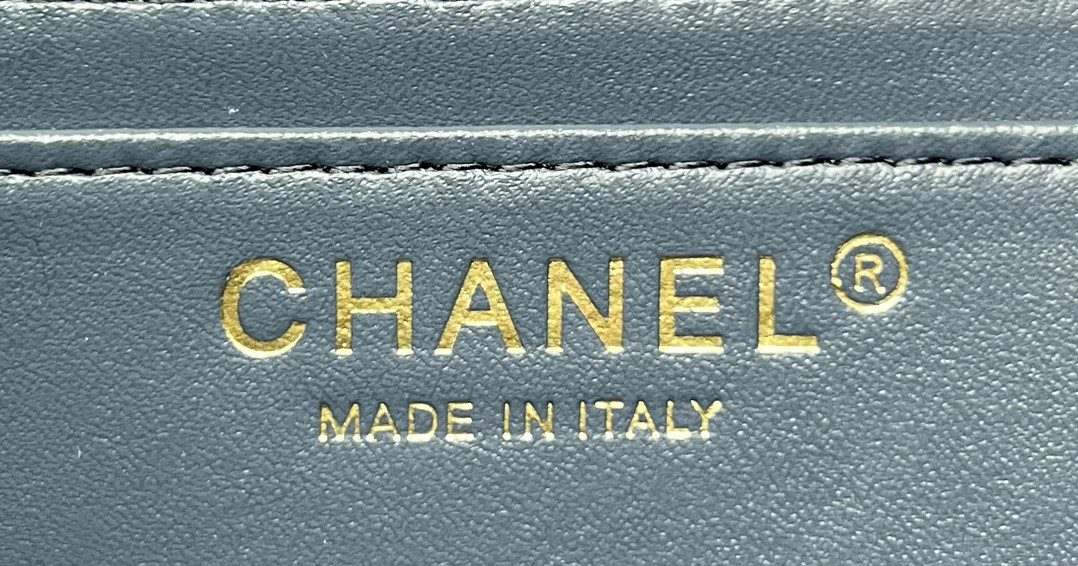 Ch*el MINI CLASSIC 11.12 HANDBAG Tweed & Gold-Tone Metal 4.7 × 7.8 × 2.3 in