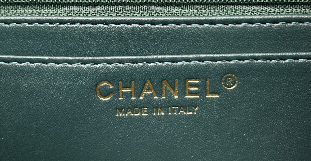 Ch*el MINI CLASSIC 11.12 HANDBAG Tweed & Gold-Tone Metal 4.7 × 7.8 × 2.3 in