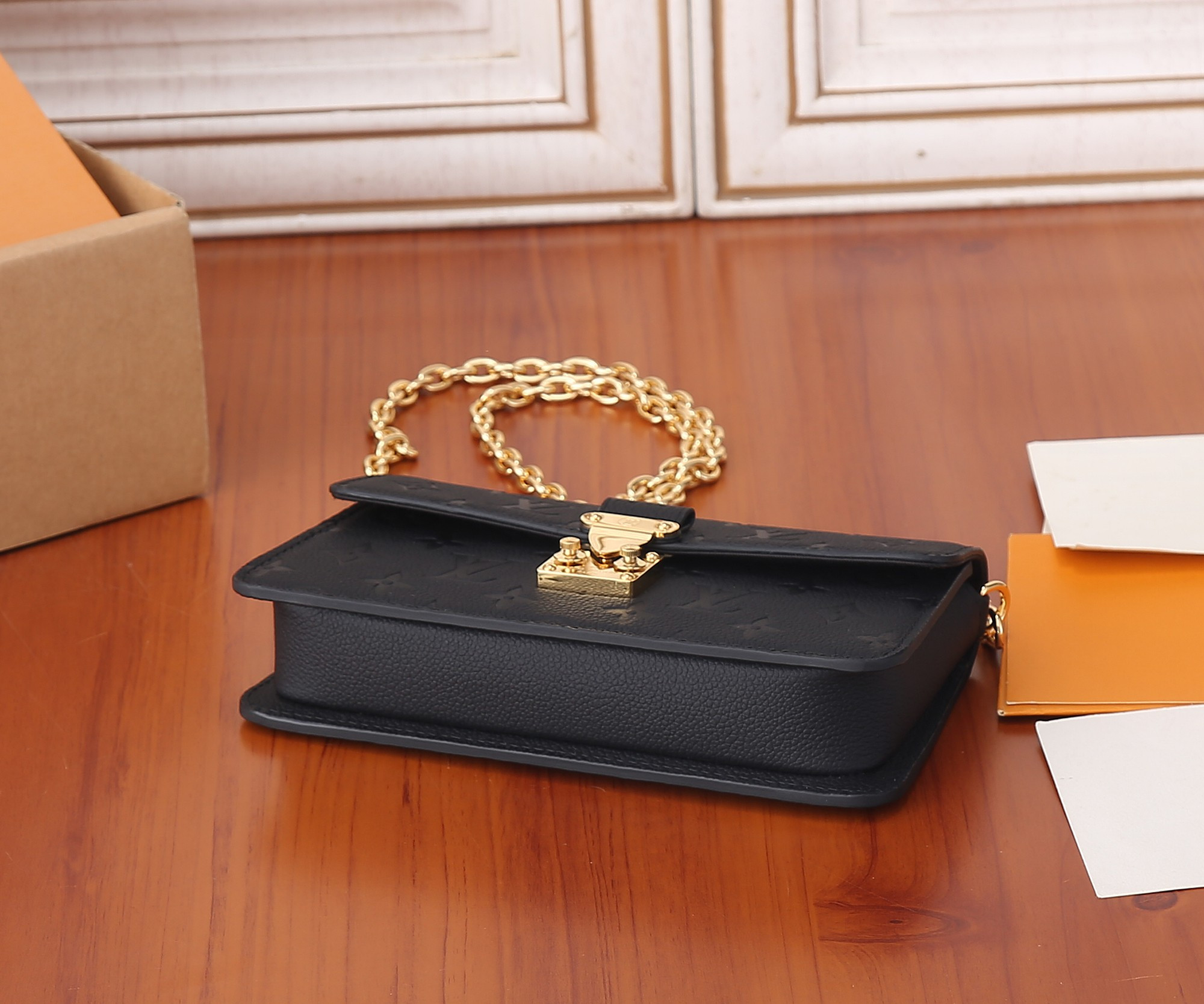 LV Wallet On Chain Métis   M82637 7.5 x 4.3 x 2.2 inches