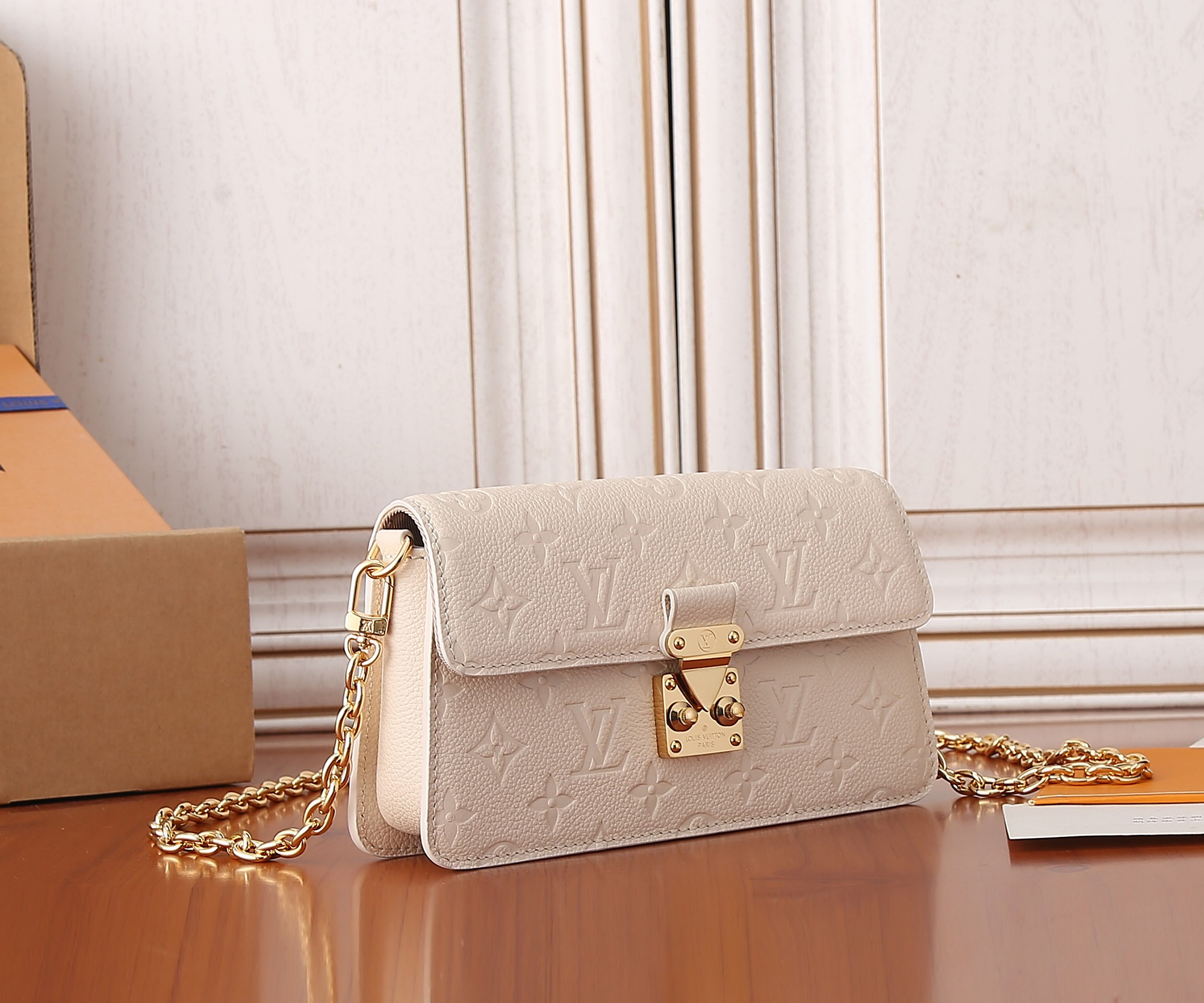 LV Wallet On Chain Métis   M82636   7.5 x 4.3 x 2.2 inches